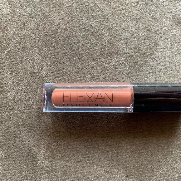NWT ELEMAN BEAUTY Matte Liquid Lipstick in Madrid Makeup - Picture 2 of 6